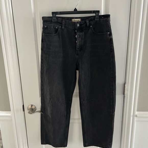 Madewell The Darted Barrel-leg Jean In Black - Picture 2 of 5
